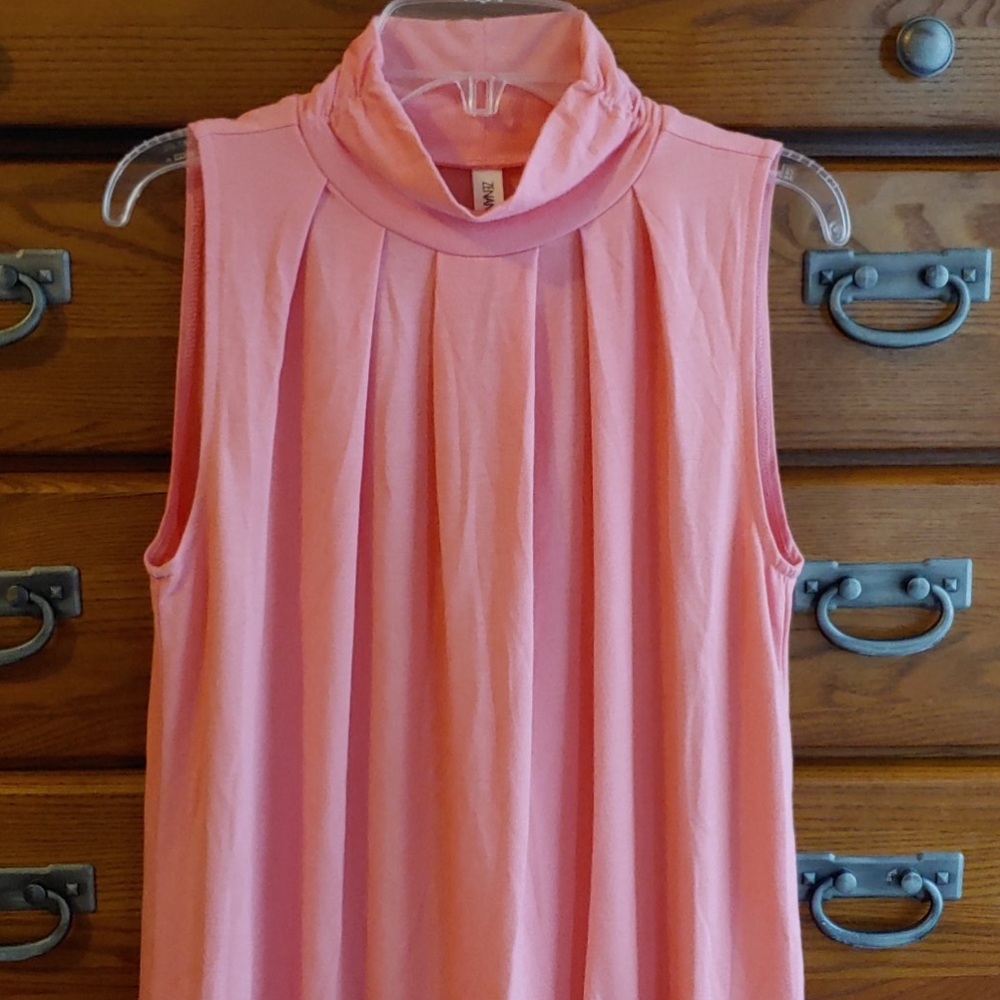 Sleeveless mock neck pink top